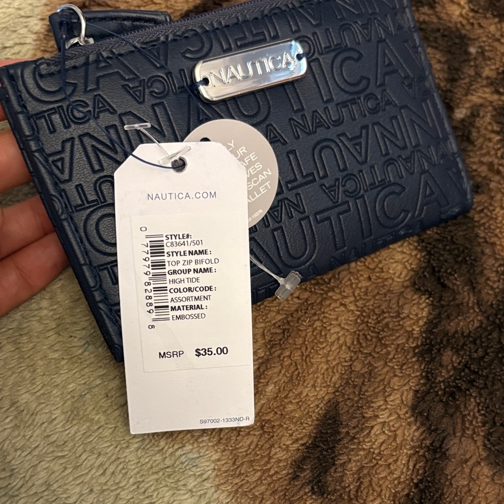 Nautica Blue Navy Embossed Card Holder - Picture 11 of 13